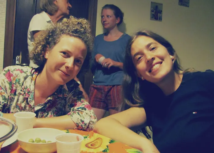 Olive Tree بيت شباب باري